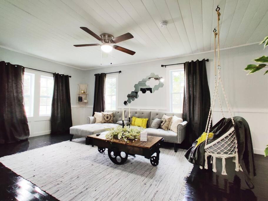 Honeycomb Gem, Beautifully Designed & Near Downtown Thomasville Exterior foto