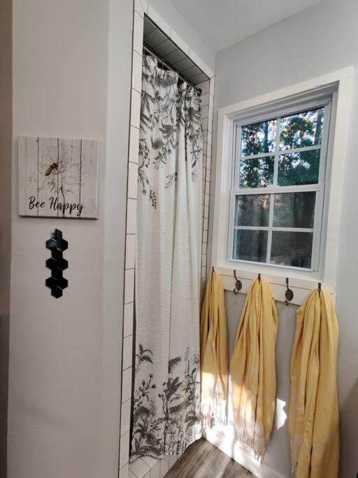 Honeycomb Gem, Beautifully Designed & Near Downtown Thomasville Exterior foto