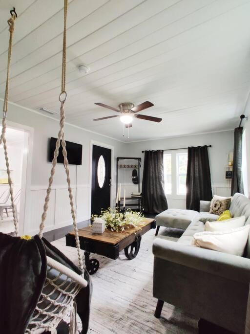 Honeycomb Gem, Beautifully Designed & Near Downtown Thomasville Exterior foto